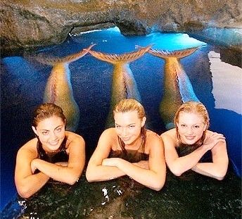 mermaids-in-pool-h2o-just-add-water-4137294-344-360.jpg